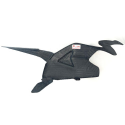 Carbon matt Schwingenschutz mit Kettenschutz oben und unten 3 Teile in einem 1 Teil zusammen.