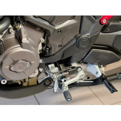 Kbike CF06R Kleines Deckelchen Rot auf Lichtmaschinendeckel linke Motorseite aus Alu gefräst V4